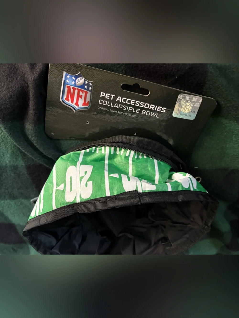 NFL Green and White Field-Print San Francisco 49er’s Collapsible Pet Bowl